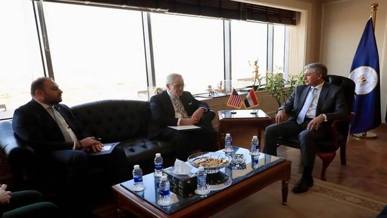 شريف فتحي يبحث مع مسؤول أمريكي آليات تعزيز التدفق السياحي إلى مصر